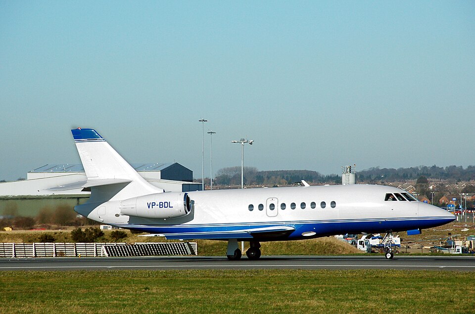 Private Jet Falcon 2000
